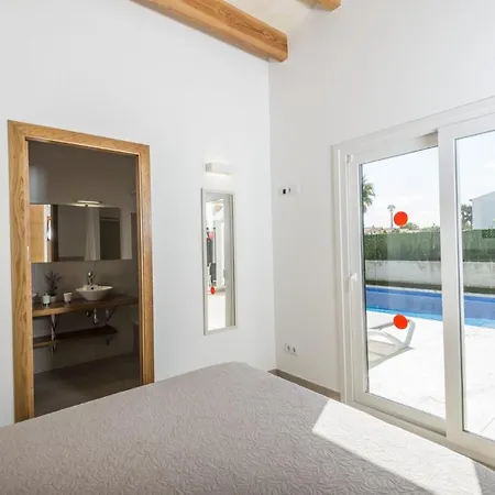 Cap D'artrutx Sleeps 6 With Pool Air Con And Wifi