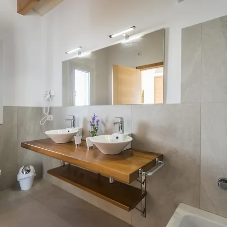 Villa Cap D'artrutx Sleeps 6 With Pool Air Con And Wifi *